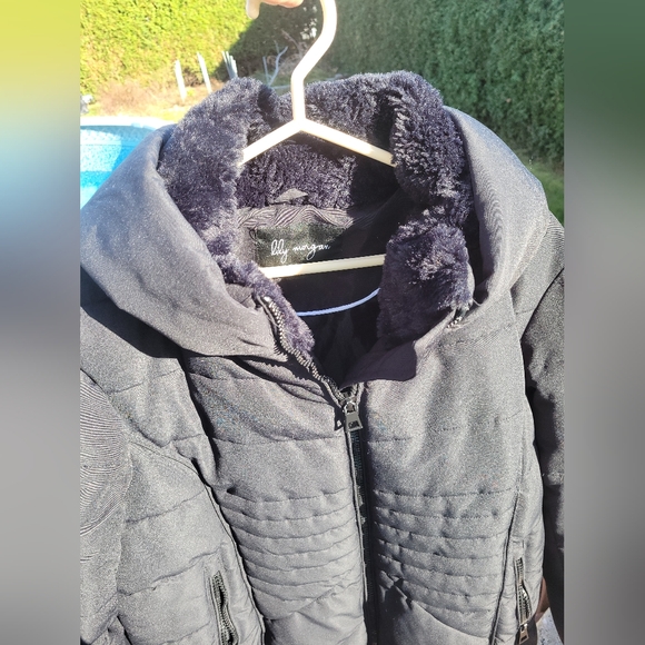 Coat - Picture 4 of 4